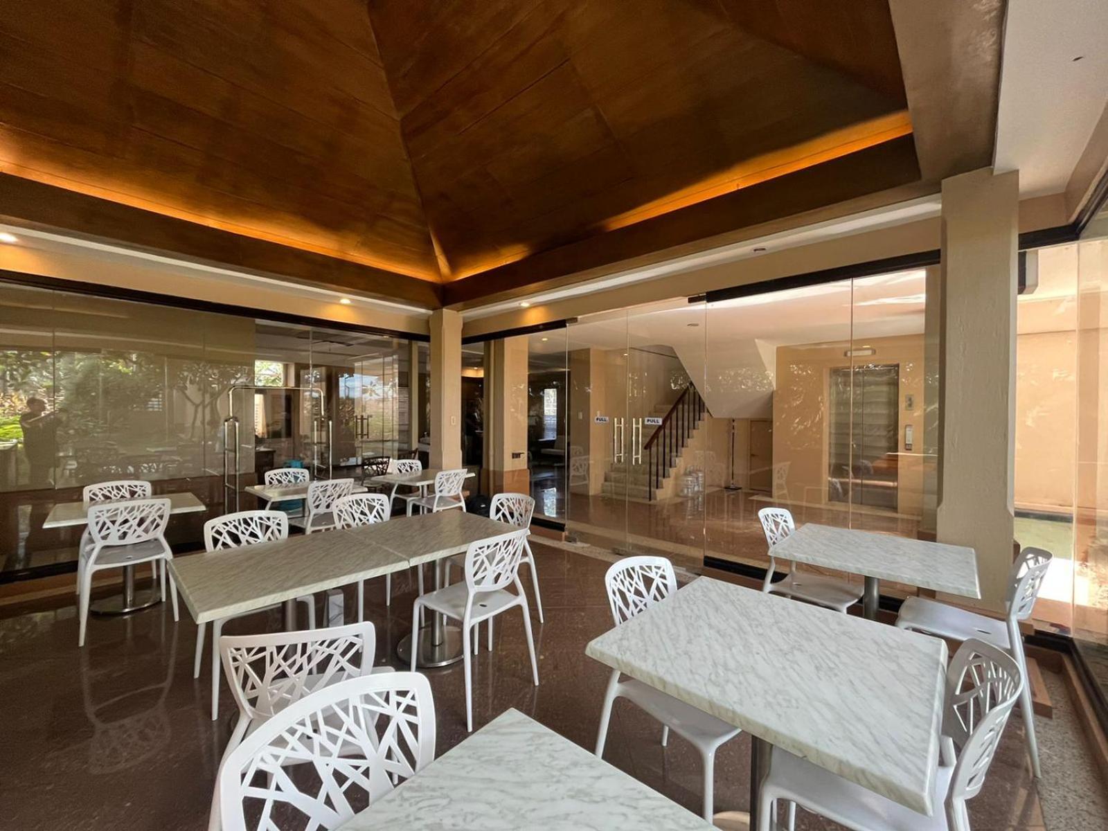 Coralpoint Gardens Suites & Residences Мактан Экстерьер фото